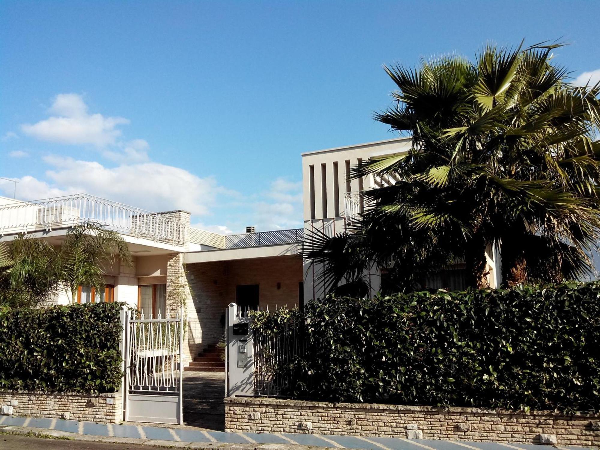 Villa Lazzari B&B Tra I Due Mari Maglie Bagian luar foto
