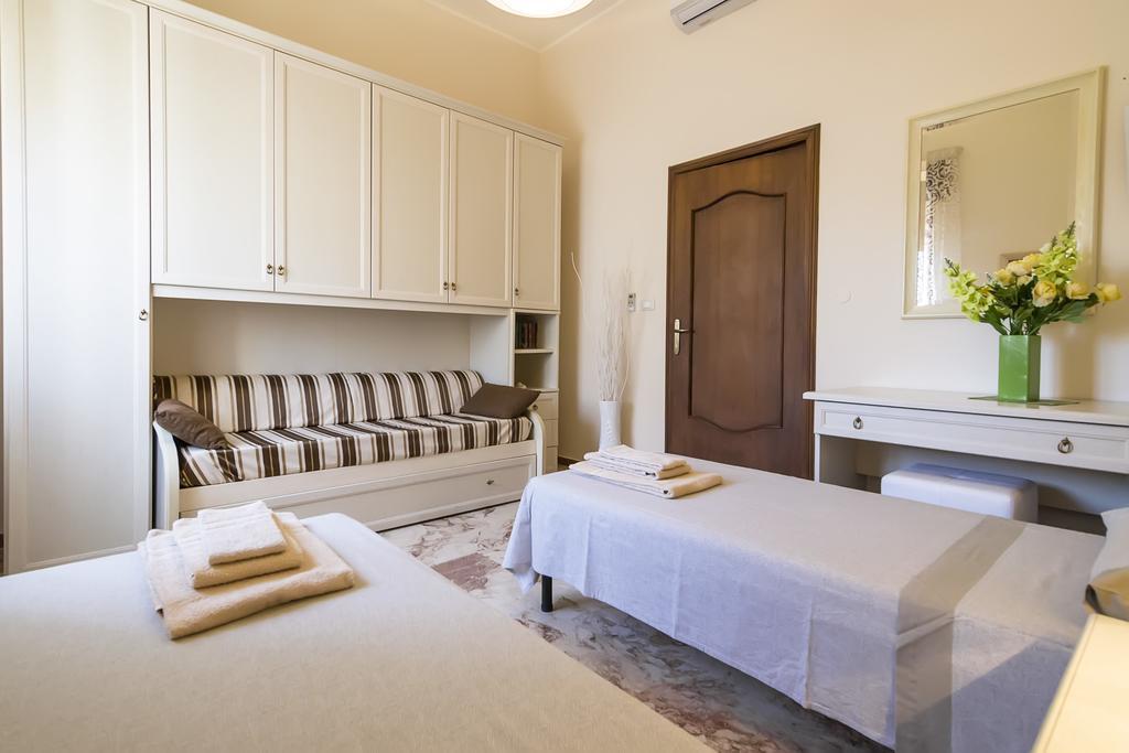 Villa Lazzari B&B Tra I Due Mari Maglie Bagian luar foto