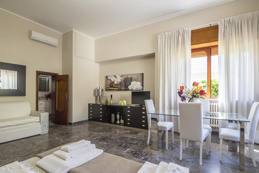 Villa Lazzari B&B Tra I Due Mari Maglie Bagian luar foto